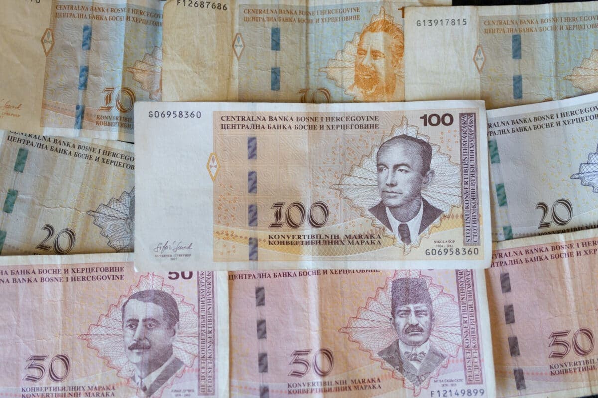 Tuzlanski kanton: Učenici koji upišu ova zanimanja dobijaju stipendiju od 1.170 KM